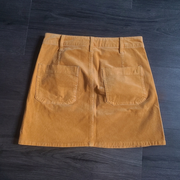 American Eagle Mustard Yellow Mini Skirt - Picture 2 of 4